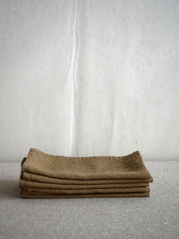 mustard colour basic linen napkins made in France by Linge Particulier