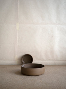 small and big stoneware bowls by Aquiles Ceramica